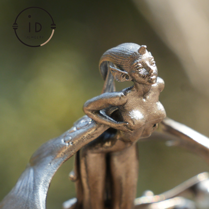 Mystischer geflügelter Zauberin-Anhänger, 925 Sterling Silber mit Geisterstein, handgefertigter Fantasy-Schmuck, einzigartiges mythisches Flügel-Design