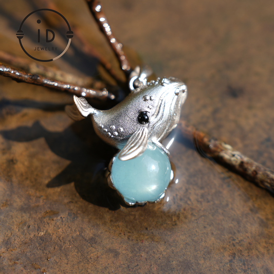 Ocean Guardian Wal Anhänger - S925 Silber mit Aquamarin Katzenauge - Handgefertigter, vom Ozean inspirierter Schmuck