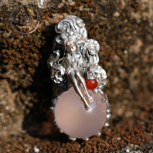 Meerjungfrau-Anhänger aus 925er Sterlingsilber mit Rosenquarz – handgefertigter Fantasieschmuck für Damen